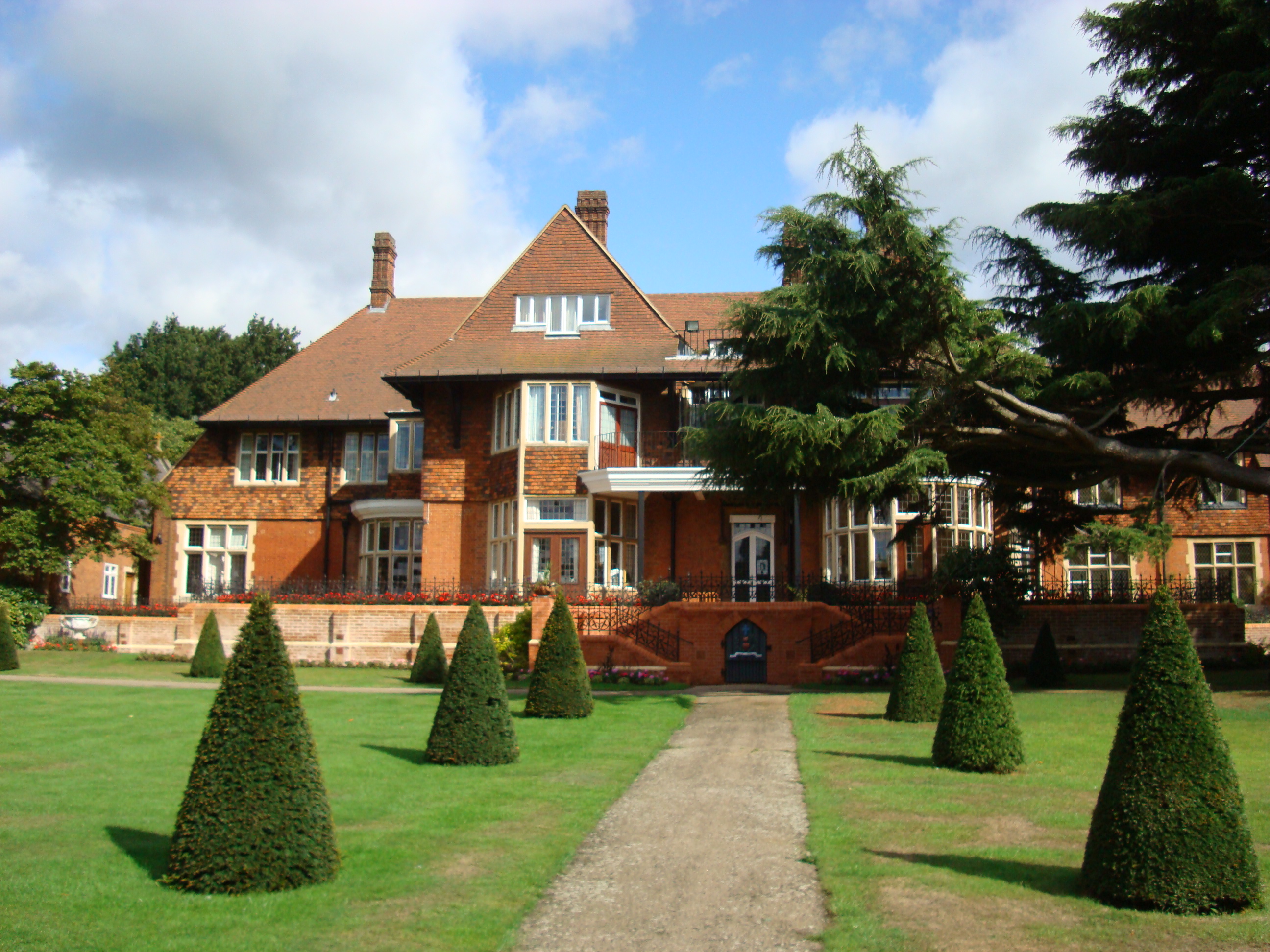 Marymount International School